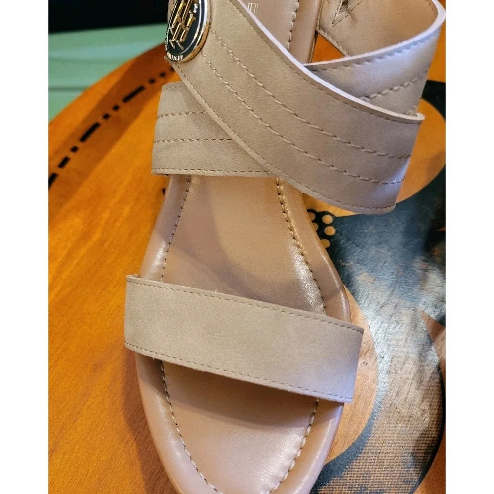 Tommy Hilfiger Sandals Womens 10 M Myha Strappy Brown Faux Leather Wedge Cork